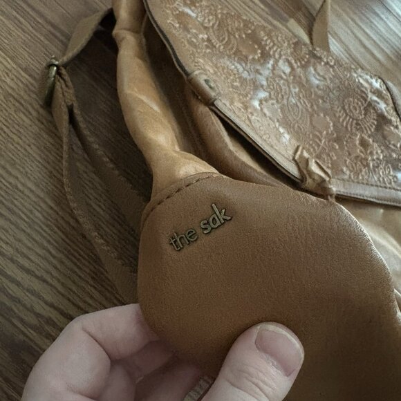 The Sak Travel Brown Embossed Leather Ventura Convertible Backpack Messenger Bag - Picture 8 of 14